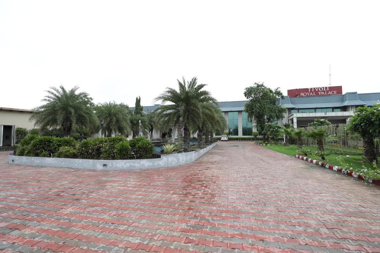 Tivoli Royal Palace Janauli Экстерьер фото
