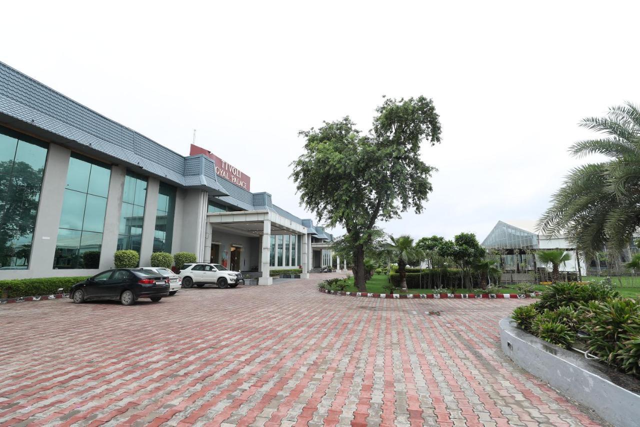 Tivoli Royal Palace Janauli Экстерьер фото